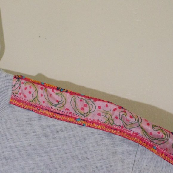 Vintage Adidas T-Shirt with Floral Fabric Detailing: Small - Picture 4 of 6